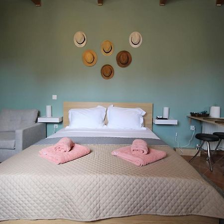 Pikinas Studios Near Ath Airport Markópoulon Екстериор снимка