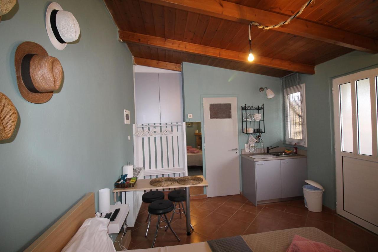 Pikinas Studios Near Ath Airport Markópoulon Екстериор снимка