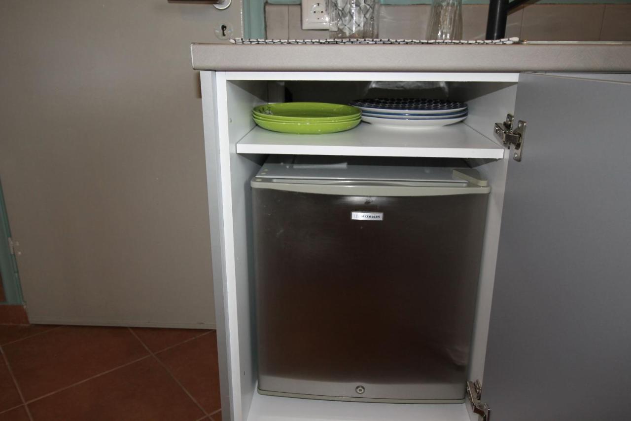Pikinas Studios Near Ath Airport Markópoulon Екстериор снимка